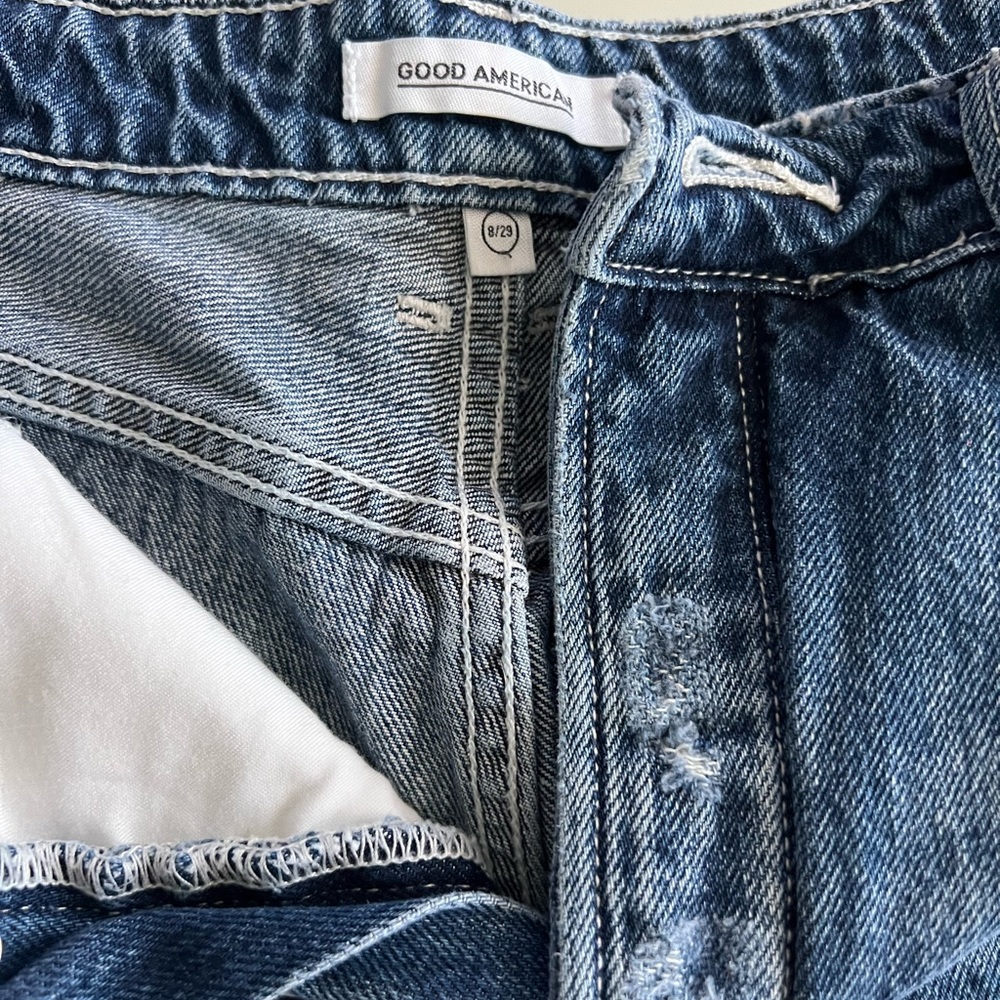 - Good American High Waisted Button Front Distressed Jeans 8/29 - Picture 3 of 4